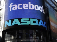 Доход Facebook в день составляет более $20 млн