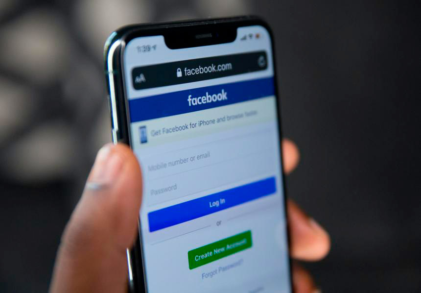 Facebook умудрился заблокировать себя же