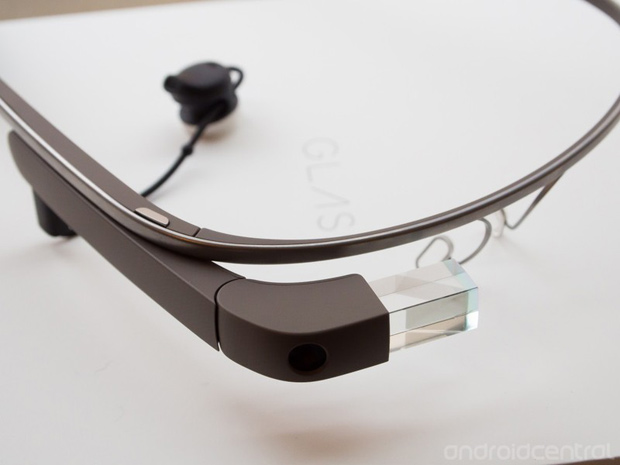 Полиция Голландии закупает Samsung Galaxy S5, а в ОАЭ будут использовать Google Glass