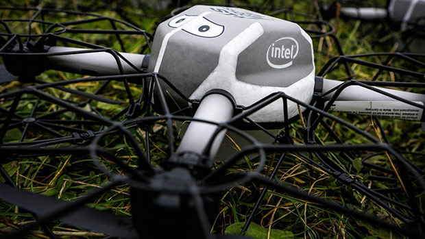 Intel устроила световое шоу пятью сотнями дронов Shooting Star