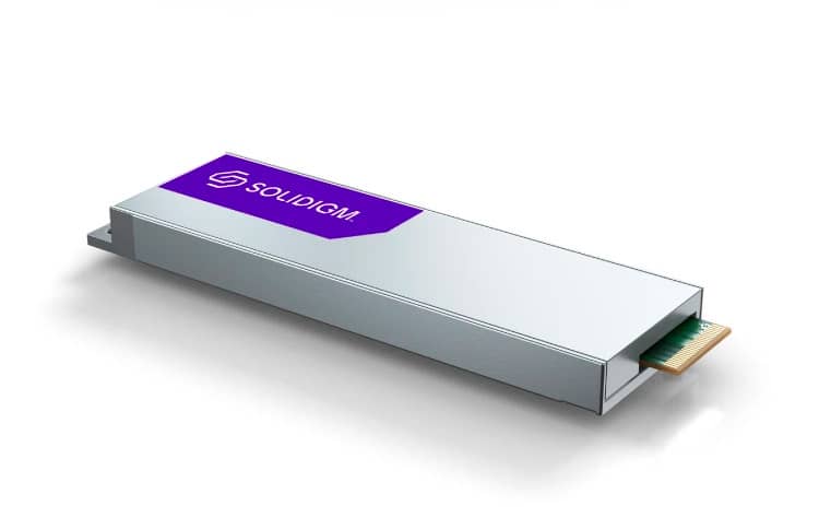 Solidigm выпустила первый в мире корпоративный SSD с жидкостным охлаждением