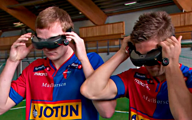Как футболисты играли в шлемах виртуальной реальности