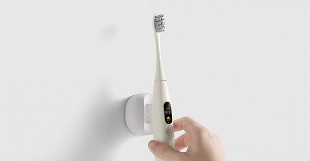 Xiaomi выпустила умную зубную щетку Oclean X с экраном