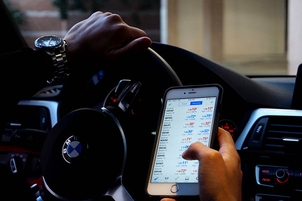 Водители с iPhone опаснее, чем с Android-смартфонами