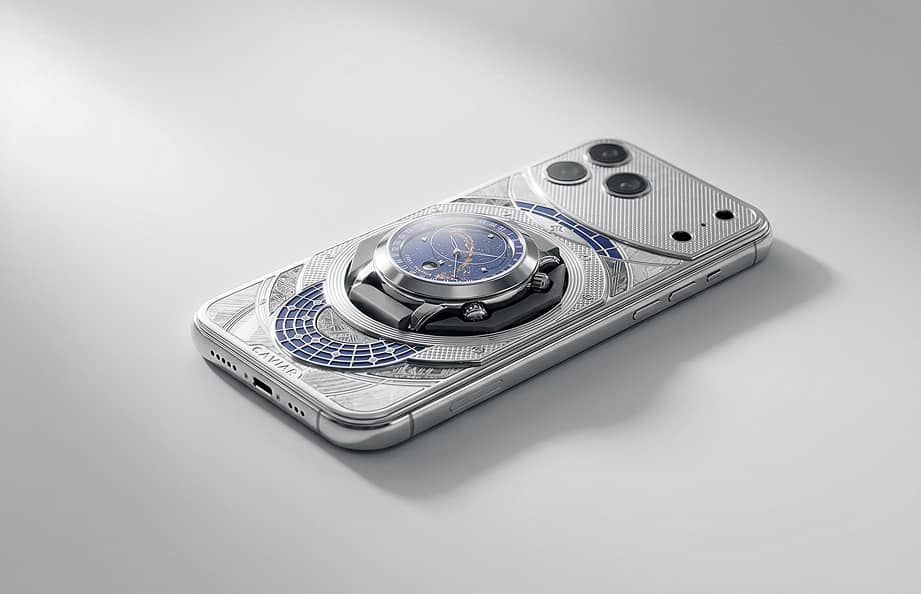 Caviar встроила швейцарские часы в iPhone 17 Pro Max: цены достигают $215 тысяч