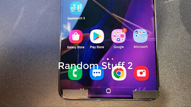 Опубликовано первое видео включенного Samsung Galaxy S21+
