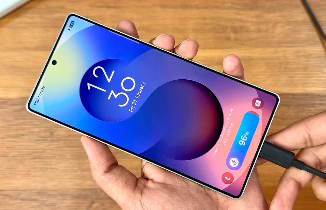 Появилась новая информация о характеристиках зарядки серии Samsung Galaxy S26