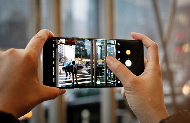 Samsung признала проблемы с экранами Galaxy S9 и S9+
