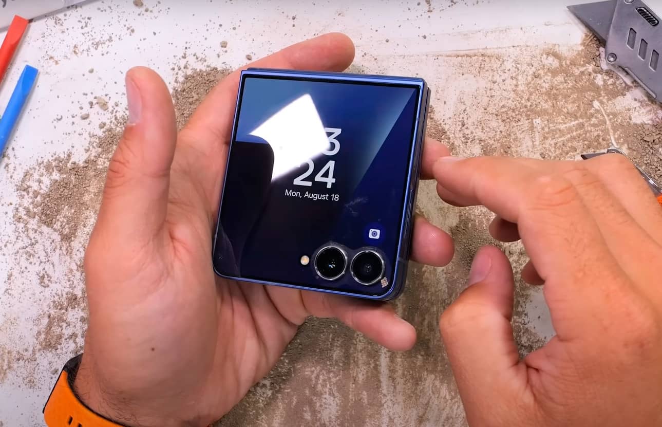Проведена разборка и оценка ремонтопригодности Samsung Galaxy Z Flip 7