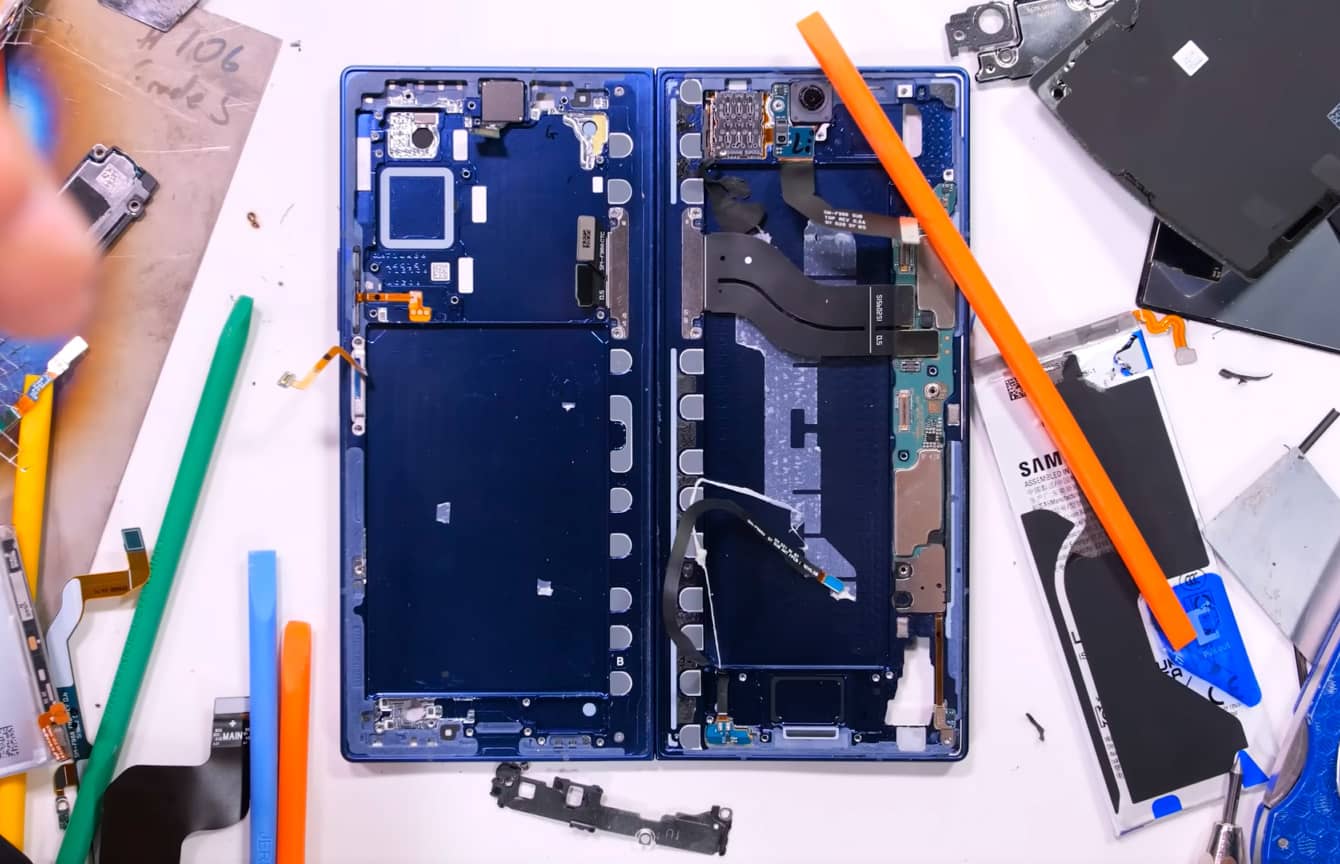 Проведена разборка складного смартфона Samsung Galaxy Z Fold 7