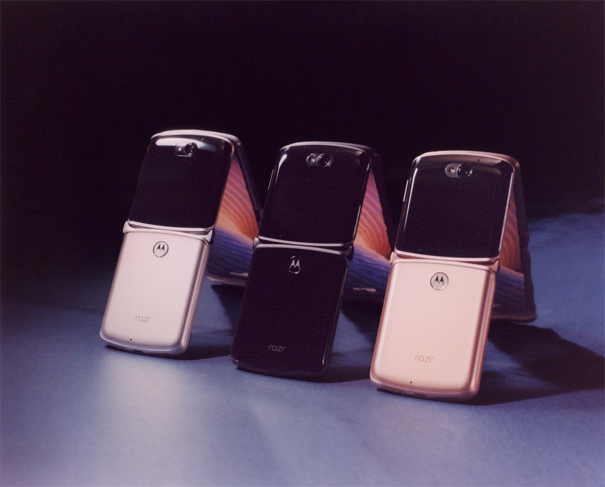 Раскрыты стоимость и цветовые варианты смартфона-раскладушки Motorola Razr 3