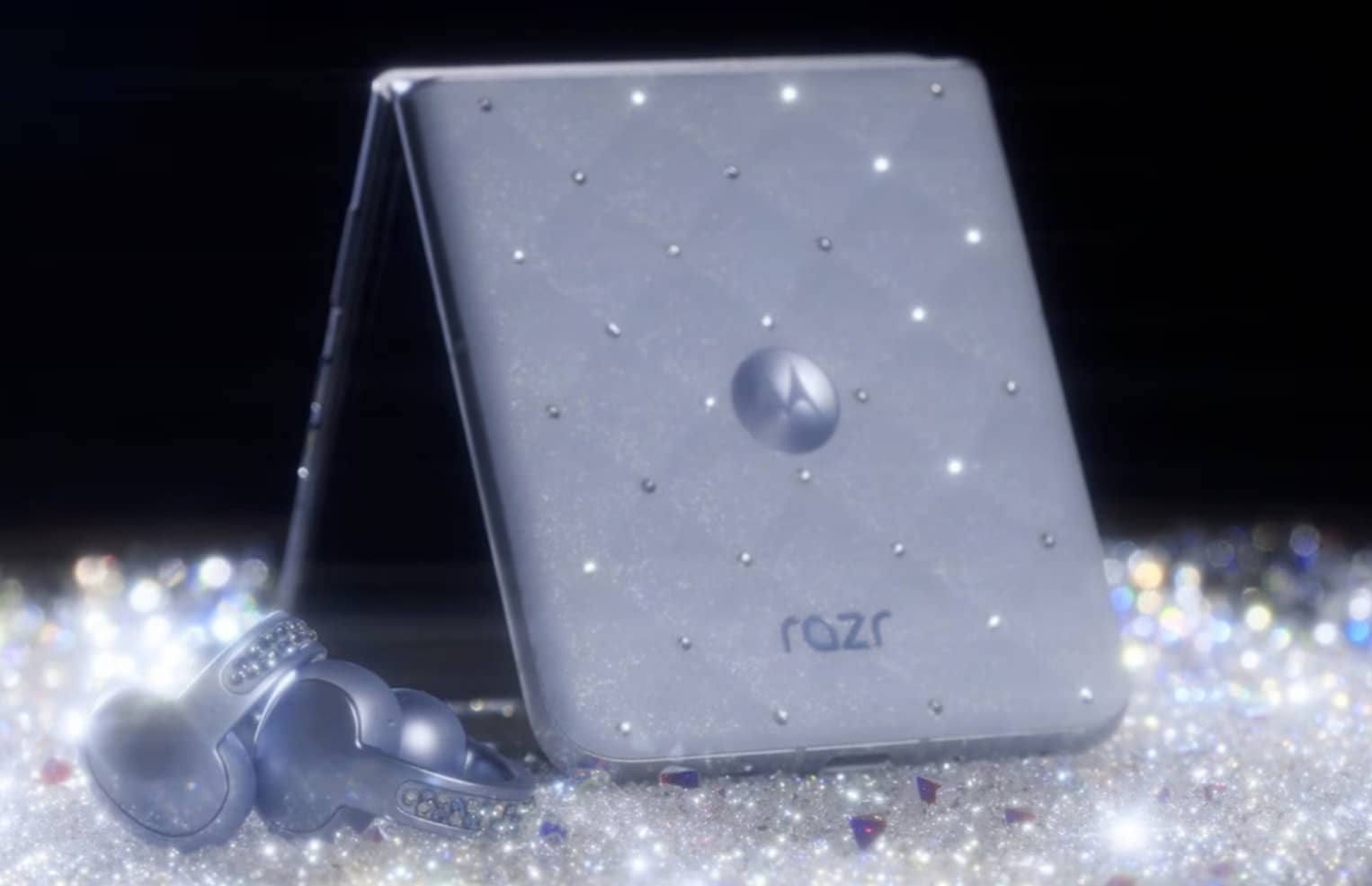 Motorola готовит Swarovski-версию складного смартфона Razr 70