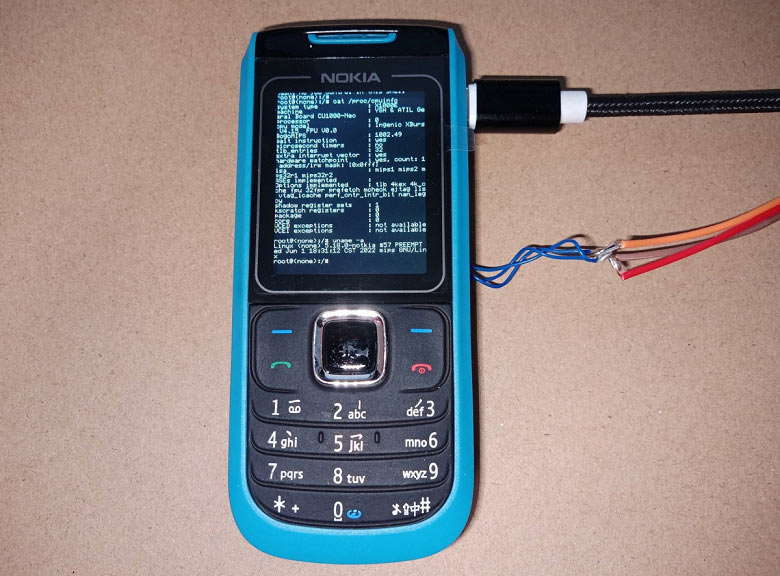 Из кнопочного телефона Nokia 1680 Classic сделали ПК на базе Linux
