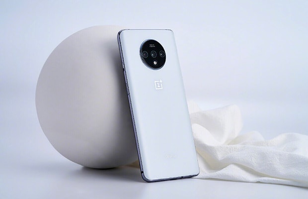 OnePlus выпустила белую версию смартфона OnePlus 7T