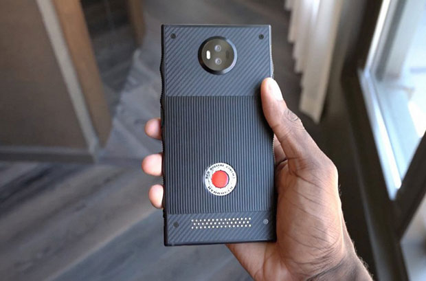 Смартфон Red Hydrogen One с голографическим экраном представят 19 мая