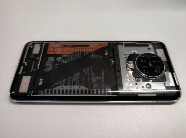 Показан флагман Redmi K30 Pro с прозрачной задней панелью