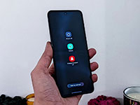 Samsung Galaxy S25 не получит физических кнопок и отверстий в экране