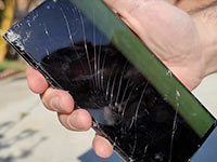 Samsung Galaxy S22 Ultra испытали падениями на бетонный пол