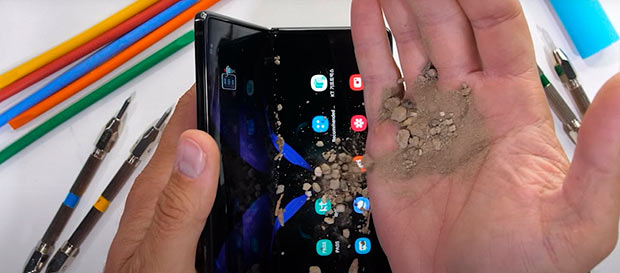 Испытана прочность складного флагмана Samsung Galaxy Z Fold2