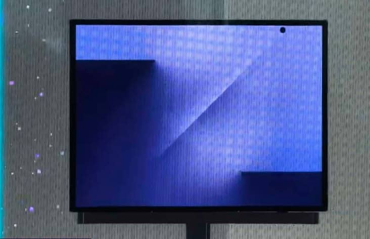 Samsung Galaxy Z TriFold показан со всех сторон