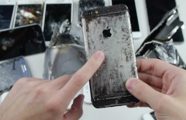 TechRax показал 15 уничтоженных смартфонов в 2015 году
