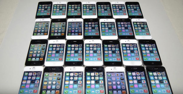 TechRax разбил молотком тридцать iPhone