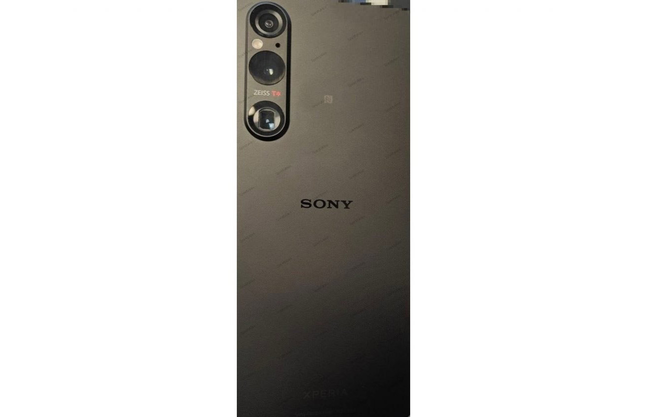 Опубликовано первое фото флагманского смартфона Sony Xperia 1 V