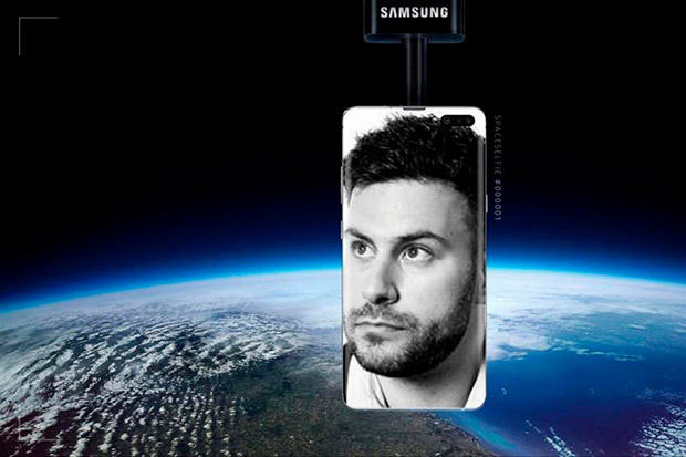 Samsung запускает в космос смартфон Galaxy S10 5G, демонстрирующий селфи пользователей