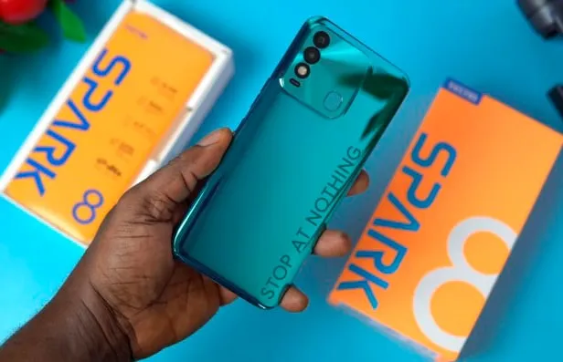 Представлен бюджетный смартфон Tecno Spark 8 с аккумулятором на 5000 мАч