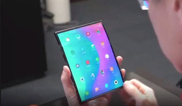 Xiaomi показала в видео рабочий прототип своего складного смартфона