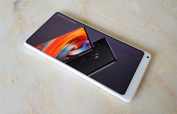Глава Xiaomi показал белый керамический Xiaomi Mi Mix 2