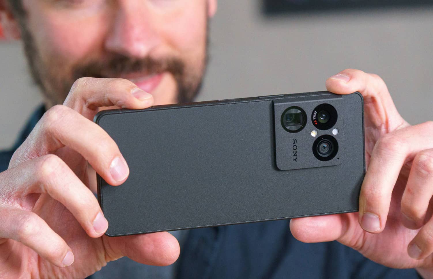 Sony раскрыла успех Xperia 1 VIII и объяснила отказ от Xperia 5
