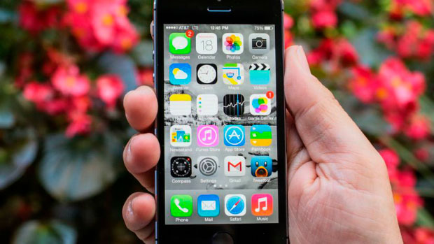 Ценителям 4-дюймовых смартфонов Apple посвящается