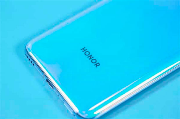 В TENAA появился смартфон Honor AQM-AL10