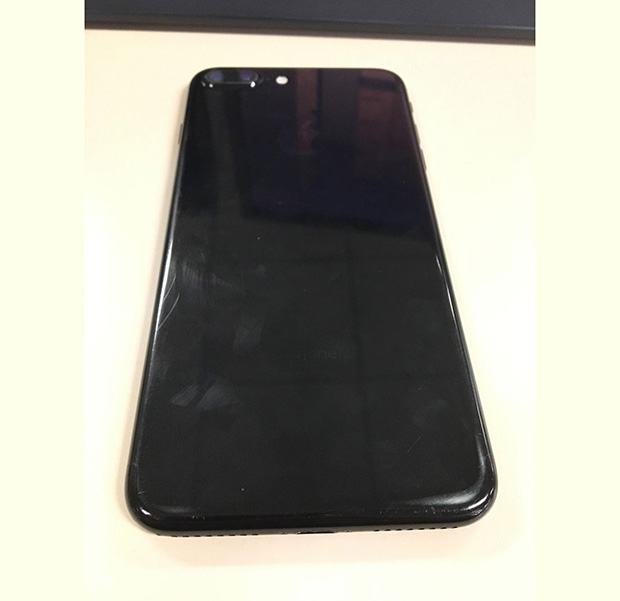 У глянцевого iPhone 7 обнаружен новый недостаток