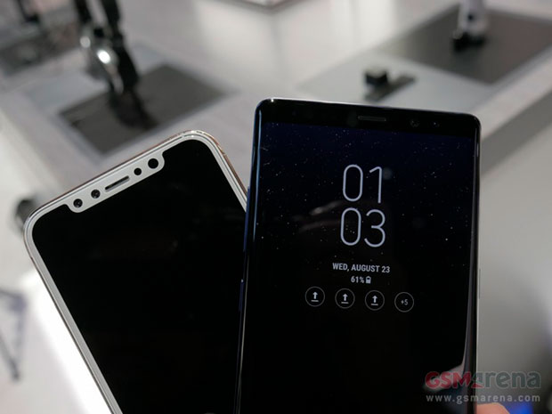 Galaxy Note 8 сравнили с iPhone 8