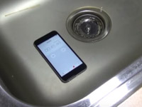 Почему iPhone 6s и 6s Plus не пропускают воду