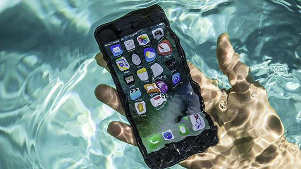 iPhone 7 извлекает воду при помощи звука