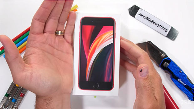 iPhone SE второго поколения протестировали на прочность