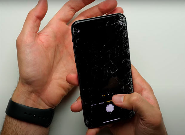 Проведен тест на падение смартфонов iPhone SE 2020 и iPhone 11 Pro Max