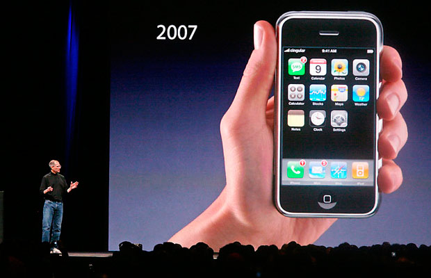 Мнения критиков восьмилетней давности о первом iPhone