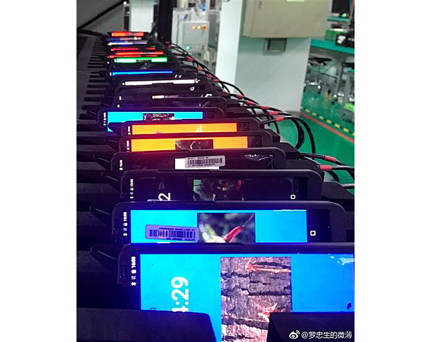 Cотрудник Foxconn показал безрамочные смартфоны Sharp