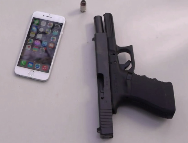 Что будет с iPhone 6, если в него выстрелить из пистолета