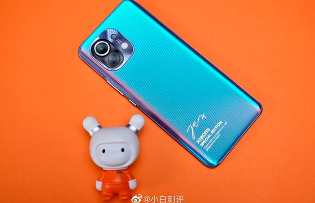 Продано более полумиллиона смартфонов Xiaomi Mi 11
