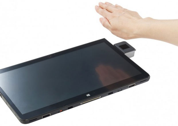 Fujitsu представила планшет Stylistic Q736 со сканером ладони