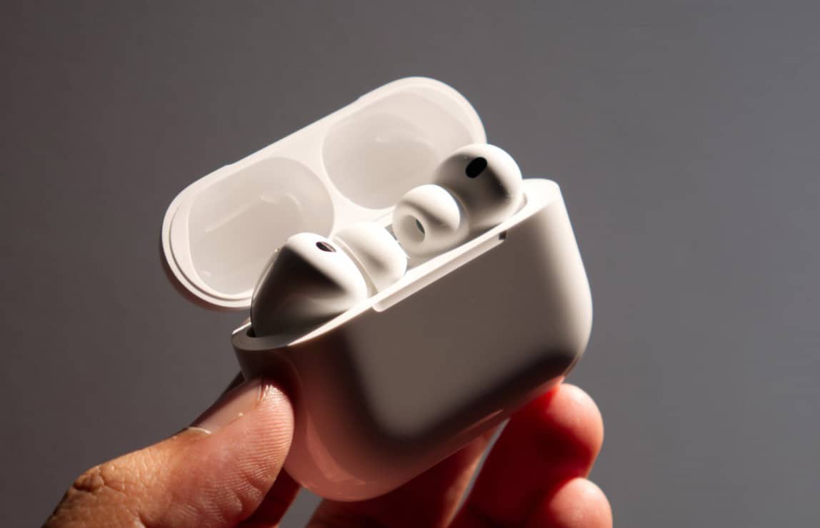 Apple приостановила разработку AirPods с камерами для Siri — проект оказался под вопросом