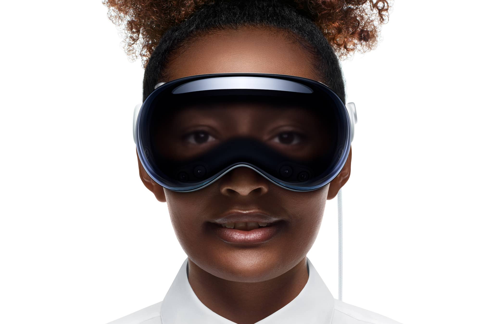 С помощью гарнитуры Apple Vision Pro провели сотни операций по удалению катаракты