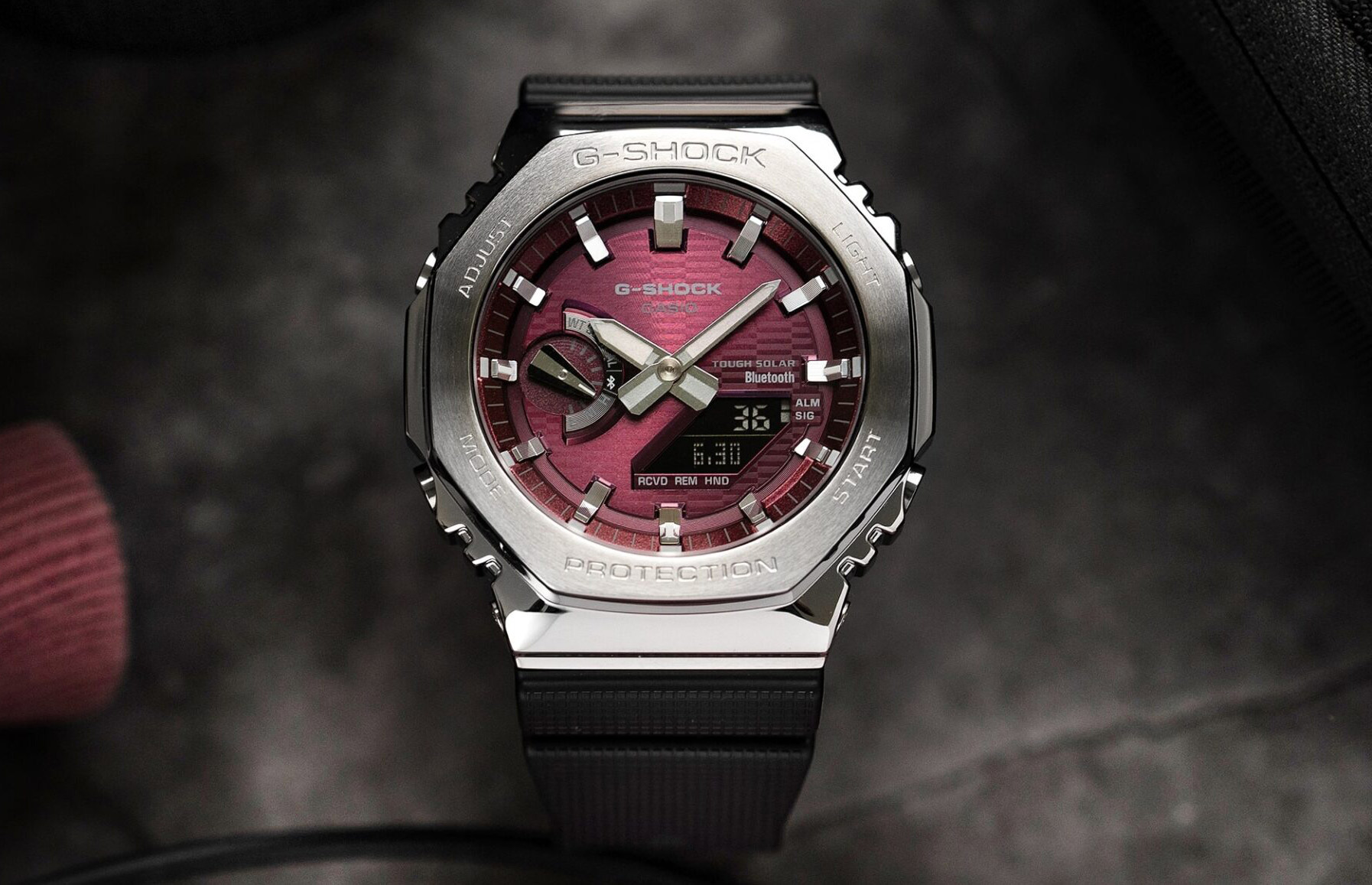 Casio выпустила часы G-Shock GBM-2100A-2B и GBM-2100A-4B