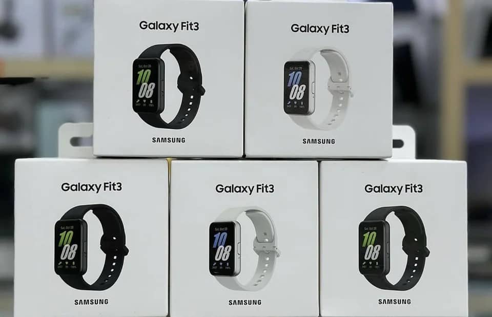 Фитнес-браслет Samsung Galaxy Fit3 замечен в магазине до выпуска
