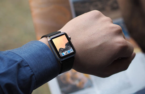 Энтузиасту удалось установить настольную OS X на часы Apple Watch